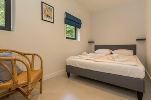 Huis | 2 slaapkamers, individueel gemeubileerd, beddengoed