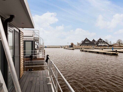 Houseboat With Stunning Views