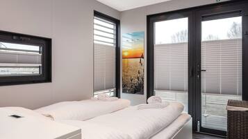 Mobile Home | 2 bedrooms, individually furnished, bed sheets