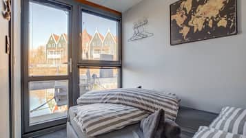 Mobile Home | 2 bedrooms, individually furnished, bed sheets