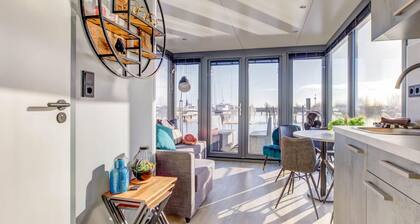 Waterfront Comfort in Volendam