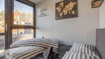 Mobile Home | 2 bilik tidur, dilengkapkan perabot secara berasingan, cadar katil