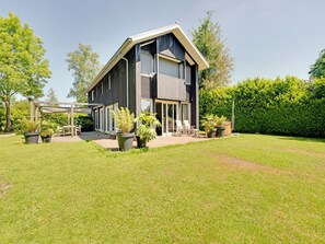 Exterior - Family House in Grou Near Water Sports (Grou)