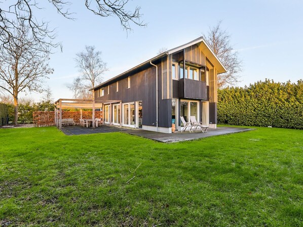 Exterior - Family House in Grou Near Water Sports (Grou)