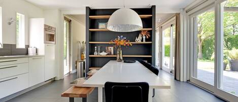 House | Dining