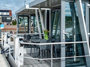 Mobile Home | Balcony