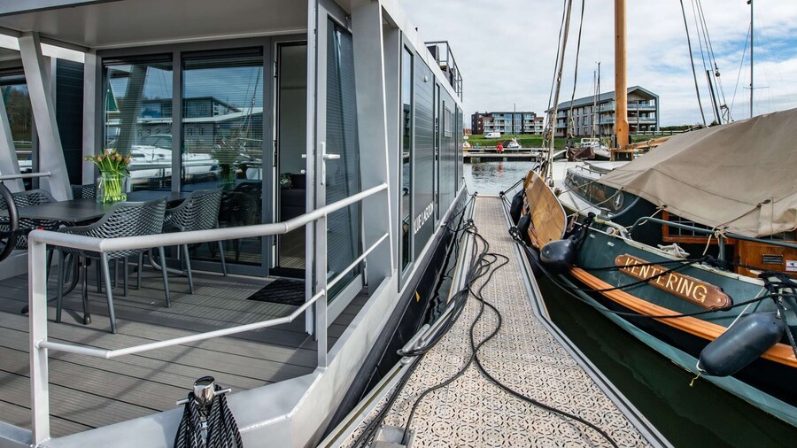 Water Lodge Kamperland With Scenic Terraces