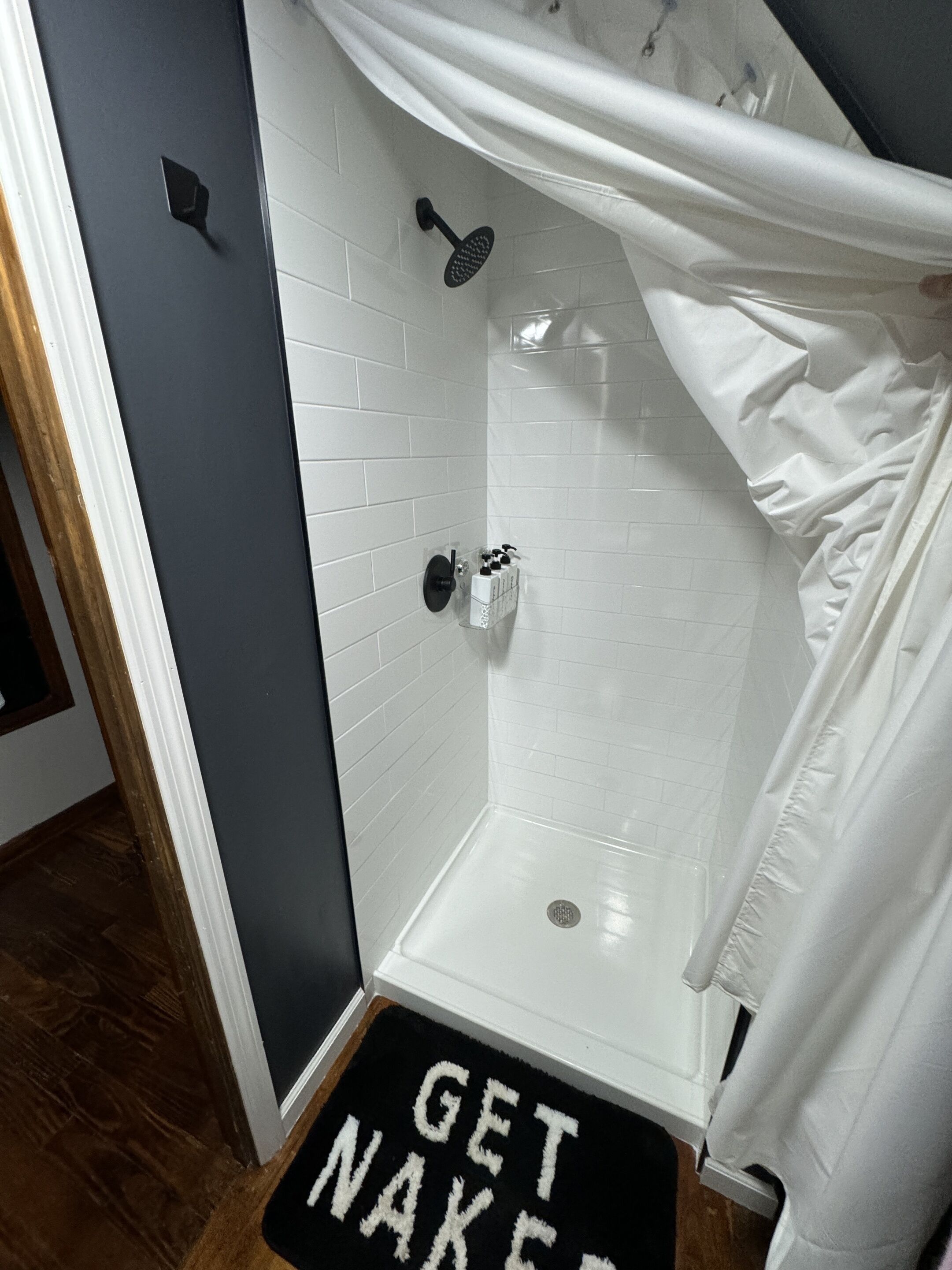 淋浴设施、吹风机、毛巾