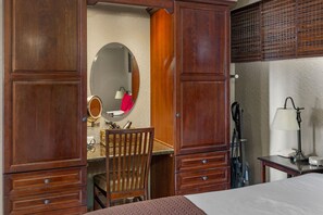 1 bedroom, in-room safe, desk, iron/ironing board - Kaanapali Shores #933, Stunning Top Floor Full Ocean View Condo (Lahaina)