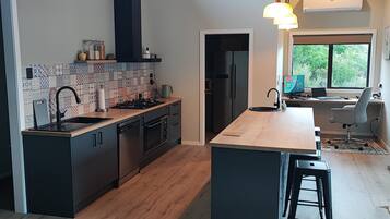 Fridge, microwave, oven, stovetop