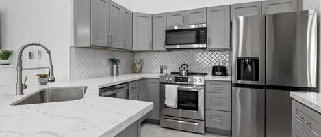 Fridge, microwave, oven, stovetop
