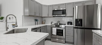 Pool, Games, Close to Freeway, Hiking & Golf nearby. . In the heart of Peoria