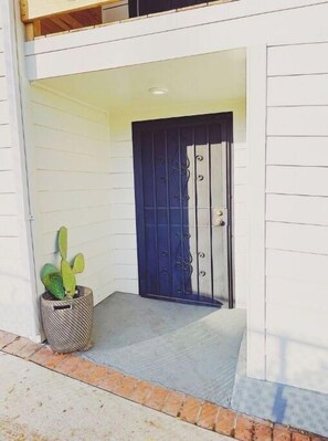 Exterior detail - Heart of Highland Park (Los Angeles)