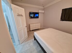 1 bedroom, Egyptian cotton sheets, premium bedding, down duvets - Yamabeach Stays (Nassau)