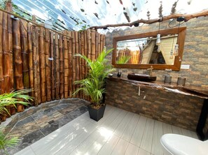 Elite-Doppelzimmer | Badezimmer