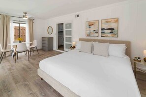 2 habitaciones, tabla de planchar con plancha, wifi y ropa de cama 