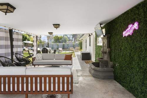 POOL▪️FIREPITS▪️CORNHOLE▪️1/3 ACRE LOT