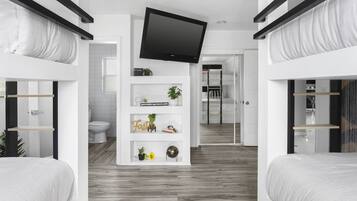 4 bedrooms, WiFi, bed sheets, wheelchair access