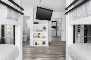 4 bedrooms, WiFi, bed sheets, wheelchair access