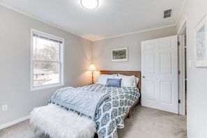 4 bedrooms, WiFi, bed sheets