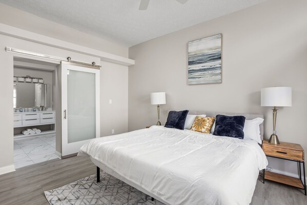 3 bedrooms, desk, iron/ironing board, travel crib