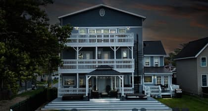 The Double Decker | Historic Oneida Lakefront Condo 2
