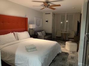 In-room safe, iron/ironing board, free WiFi, bed sheets - Coachella 2026! 2nd Weekend Marriott Shadow Ridge Resort Studio (Palm Desert)