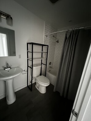 Bathroom - Modern house central location (Los Angeles)