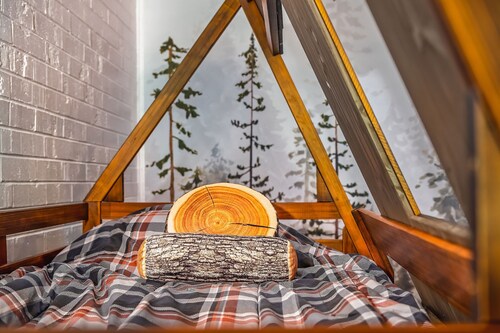 Family friendly Camp themed condo on Lake Como, minutes to downtown Lake Geneva