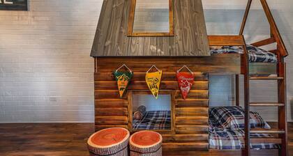 Family friendly Camp themed condo on Lake Como, minutes to downtown Lake Geneva