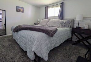 2 slaapkamers, een strijkplank/strijkijzer, reisbedje, gratis wifi