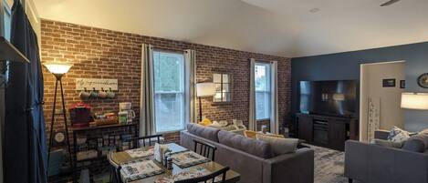 Smart TV, fireplace, DVD player, ping pong