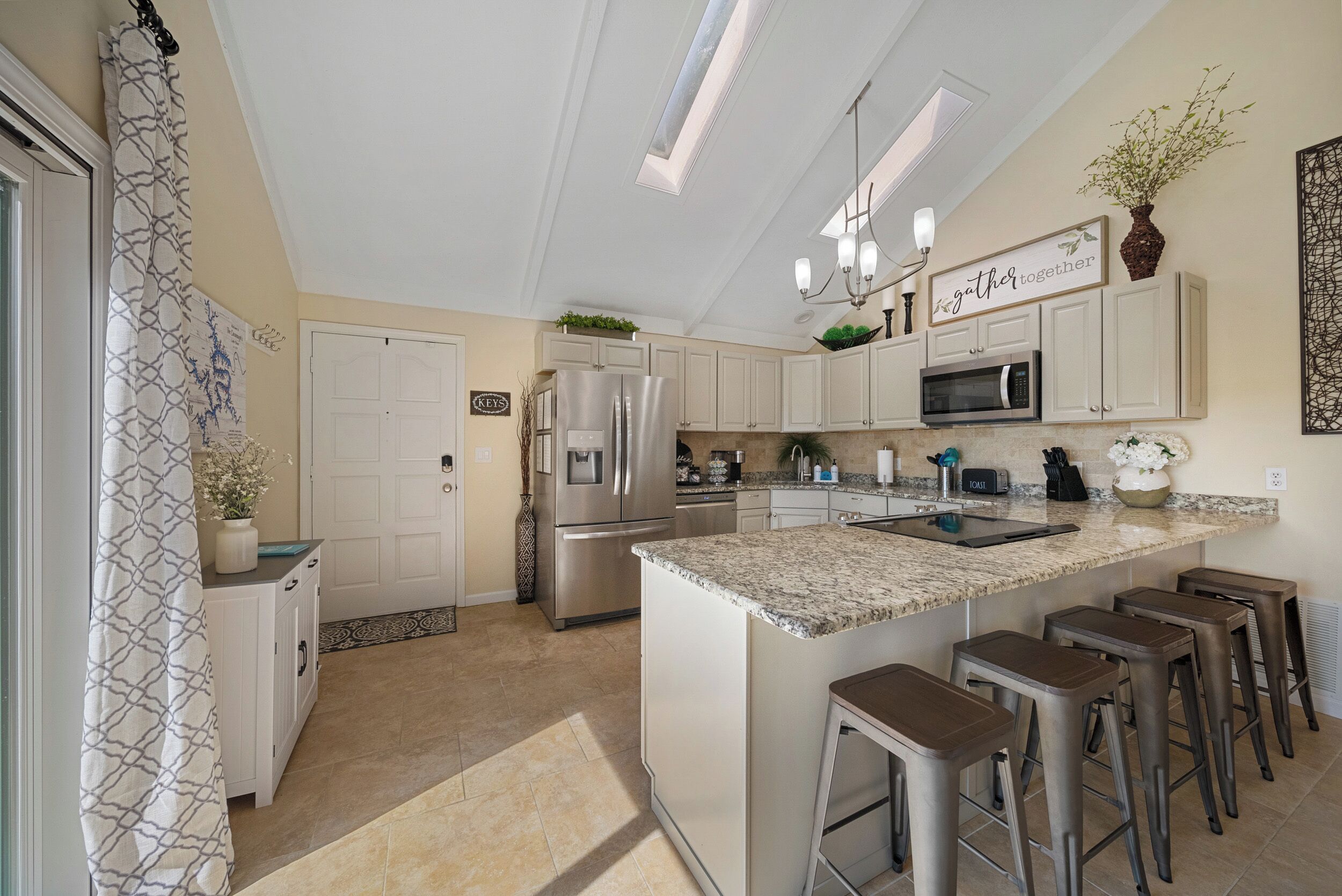 雪櫃、微波爐、焗爐、爐具