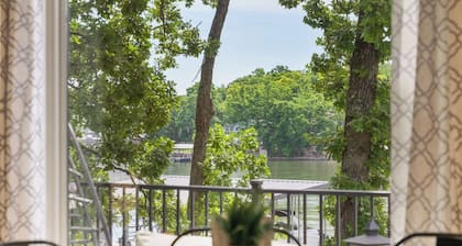 Lakefront House w/ Private Dock in a Protected Cove -Swim, Kayak, Fish! MM20
