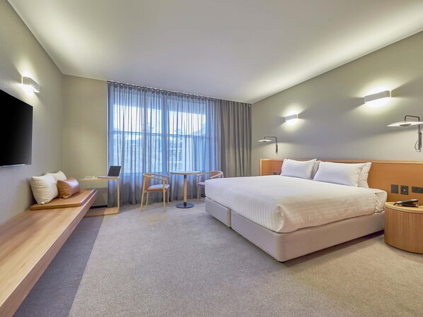 Standard Room (King) | In-room safe, desk, laptop workspace, iron/ironing board - Wonil Hotel Perth - Handwritten Collection (Crawley)