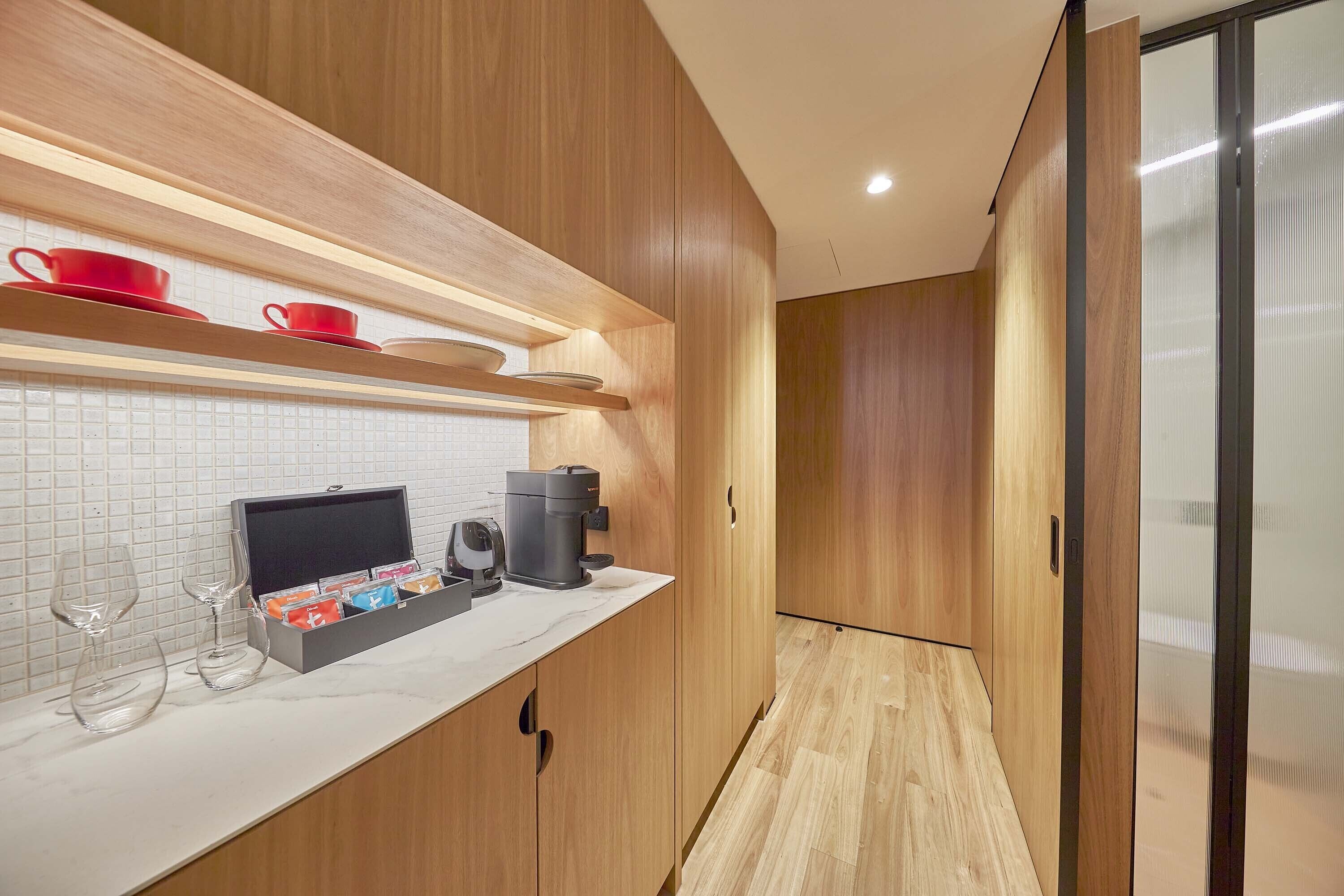 Premium Room, River View | Private kitchen | Microwave, electric kettle
