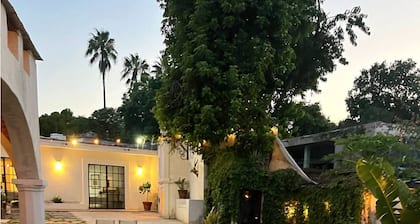 Casa de Flaco- Beautiful indoor outdoor living experience in the heart of Alamos