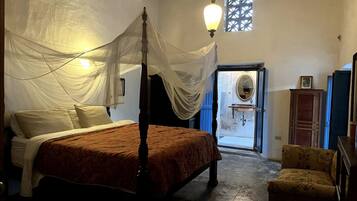 3 chambres, coffres-forts dans les chambres, Wi-Fi, draps fournis