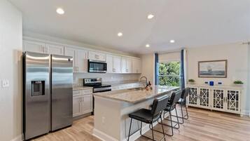 Fridge, microwave, oven, coffee/tea maker