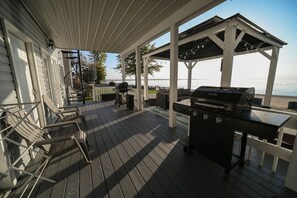 Terrace/patio - Sandcastle Way| Historic Oneida Lakefront Condo 3 (Blossvale)