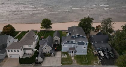 Sandcastle Way| Historic Oneida Lakefront Condo 3