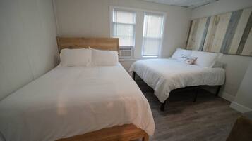 2 bedrooms, desk, iron/ironing board, free WiFi