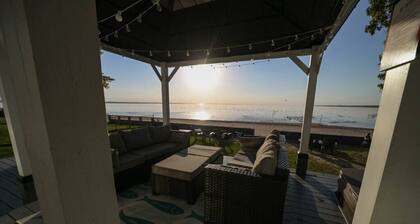 Sandcastle Way| Historic Oneida Lakefront Condo 3