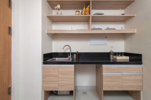 Shared Dormitory | Desk, laptop workspace, rollaway beds, bed sheets - The Grid Managed by HII (Makati)