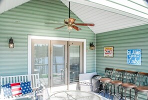 Outdoor dining - 14635 - 35 Alicante Place (Hot Springs)