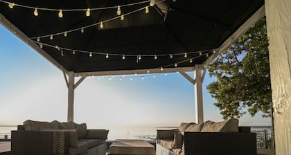 Compass Rose | Historic Oneida Lakefront Condo 4