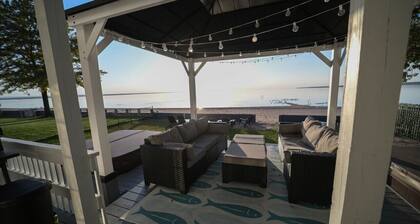 Compass Rose | Historic Oneida Lakefront Condo 4
