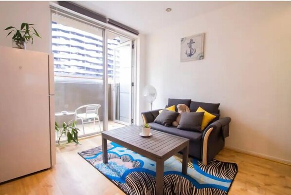 Living area - Swanston 601 (Carlton)