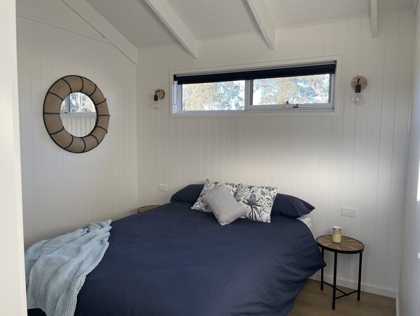 2 bedrooms, iron/ironing board, travel crib, free WiFi