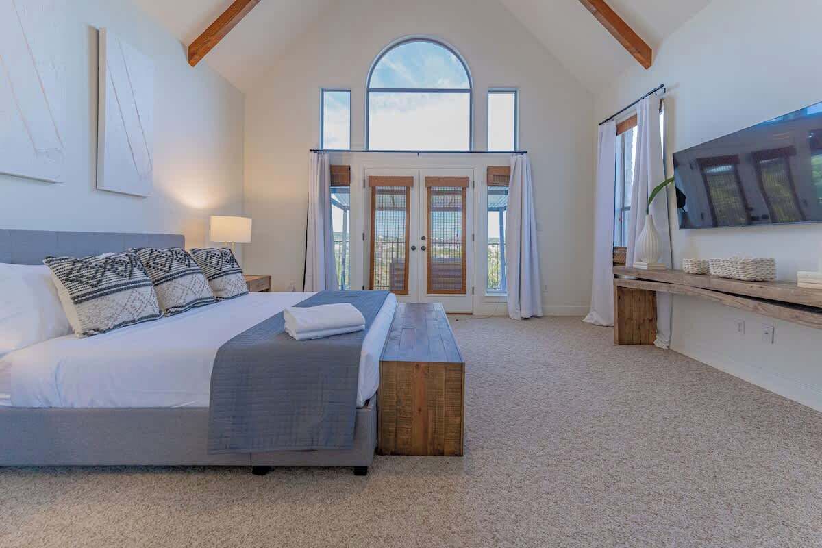 7 bedrooms, iron/ironing board, travel cot, free WiFi